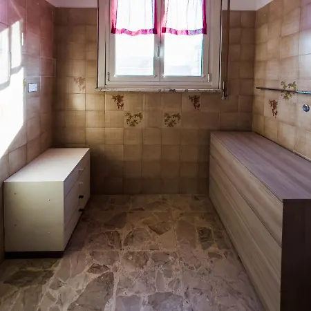 Big Apartment close to metro station - 3 Bedrooms Torino