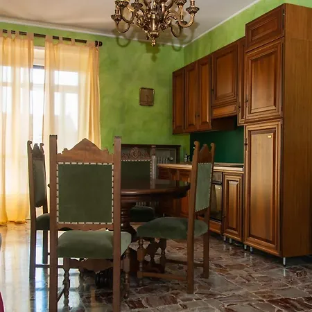 Appartamento Big Apartment close to metro station - 3 Bedrooms