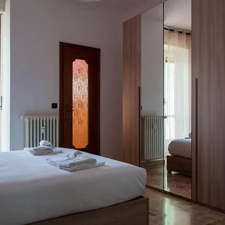 Big Apartment close to metro station - 3 Bedrooms