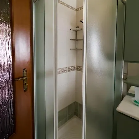 Appartamento Big Apartment close to metro station - 3 Bedrooms *