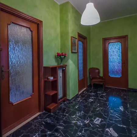 Big Apartment close to metro station - 3 Bedrooms Torino
