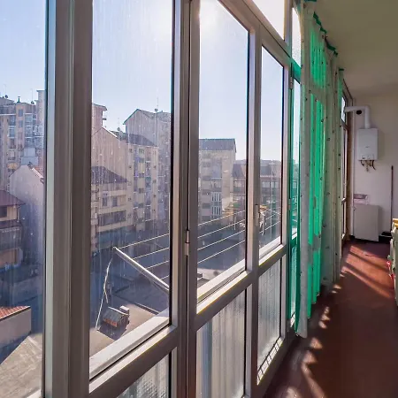 Appartamento Big Apartment close to metro station - 3 Bedrooms