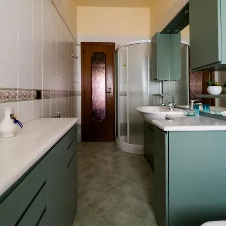 Appartamento Big Apartment close to metro station - 3 Bedrooms