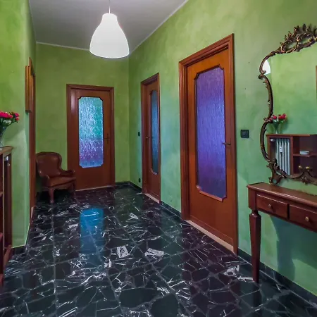 Appartamento Big Apartment close to metro station - 3 Bedrooms Torino
