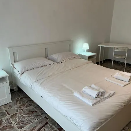 Appartamento Big Apartment close to metro station - 3 Bedrooms *